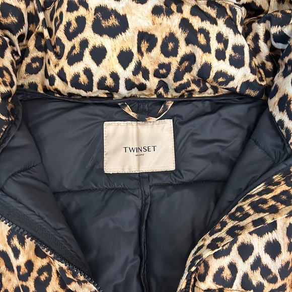 TWINSET Milano Leopard Print Puffer - Picture 6 of 6
